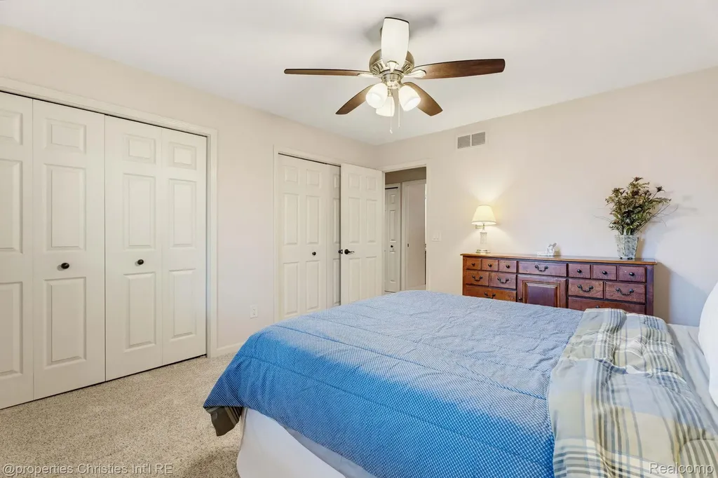 14281 Bournemuth Drive Shelby Charter Township MI 48315