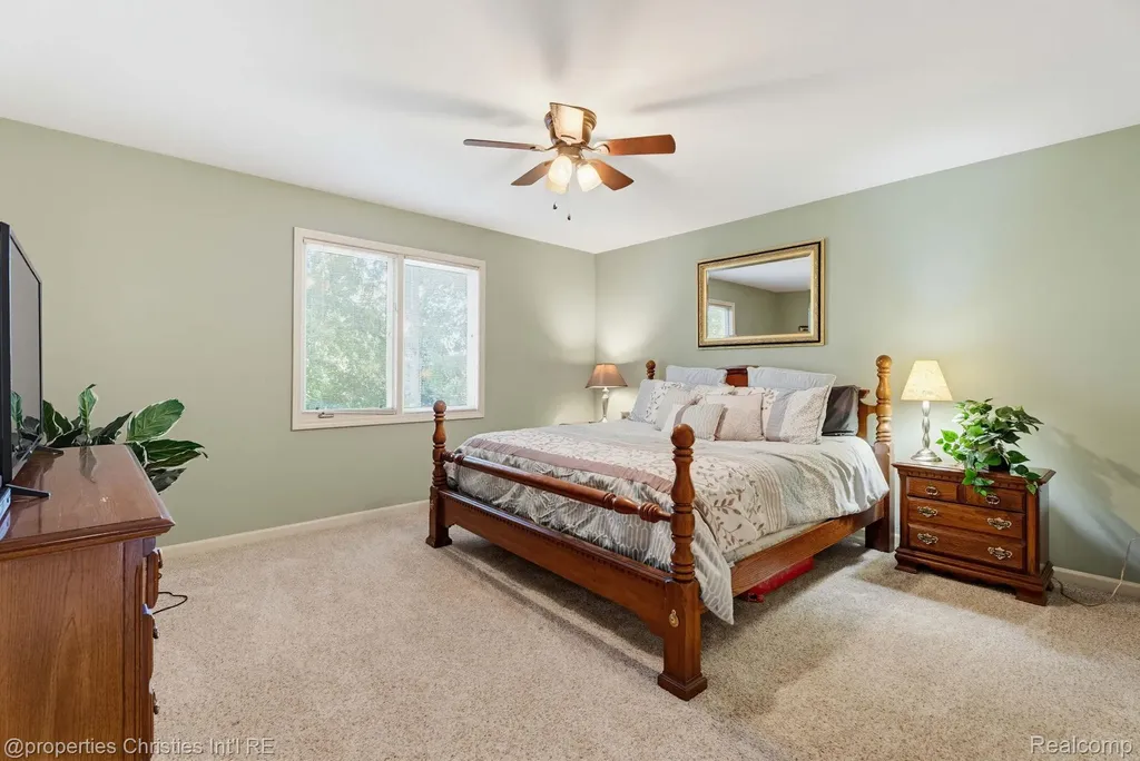 14281 Bournemuth Drive Shelby Charter Township MI 48315