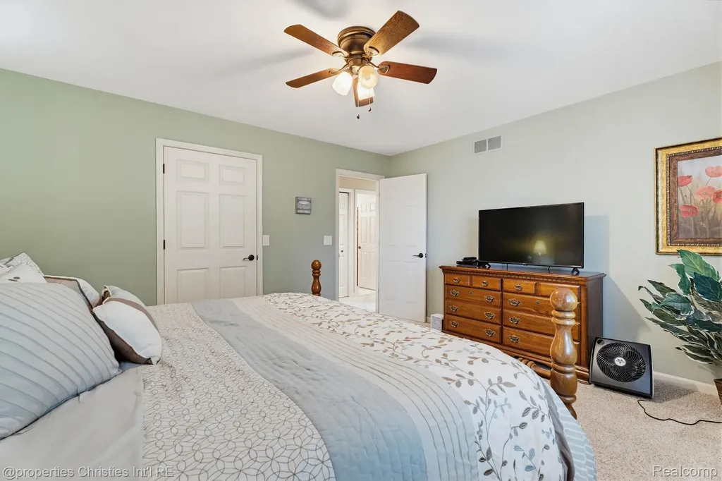 14281 Bournemuth Drive Shelby Charter Township MI 48315