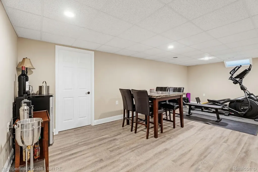 14281 Bournemuth Drive Shelby Charter Township MI 48315