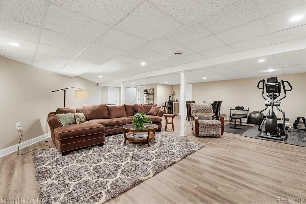 14281 Bournemuth Drive Shelby Charter Township MI 48315