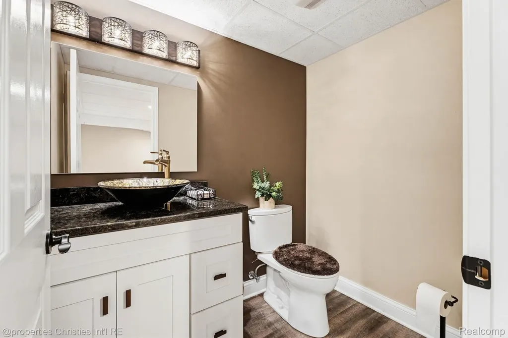 14281 Bournemuth Drive Shelby Charter Township MI 48315