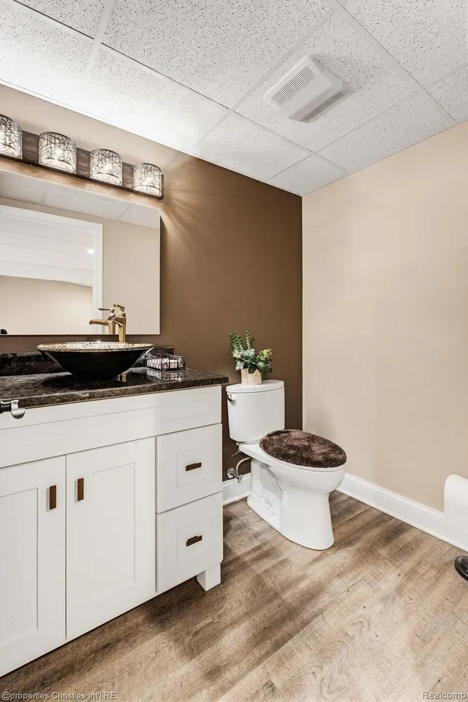14281 Bournemuth Drive Shelby Charter Township MI 48315