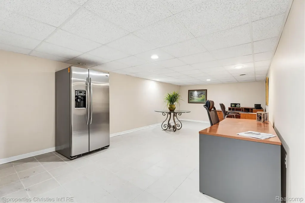 14281 Bournemuth Drive Shelby Charter Township MI 48315