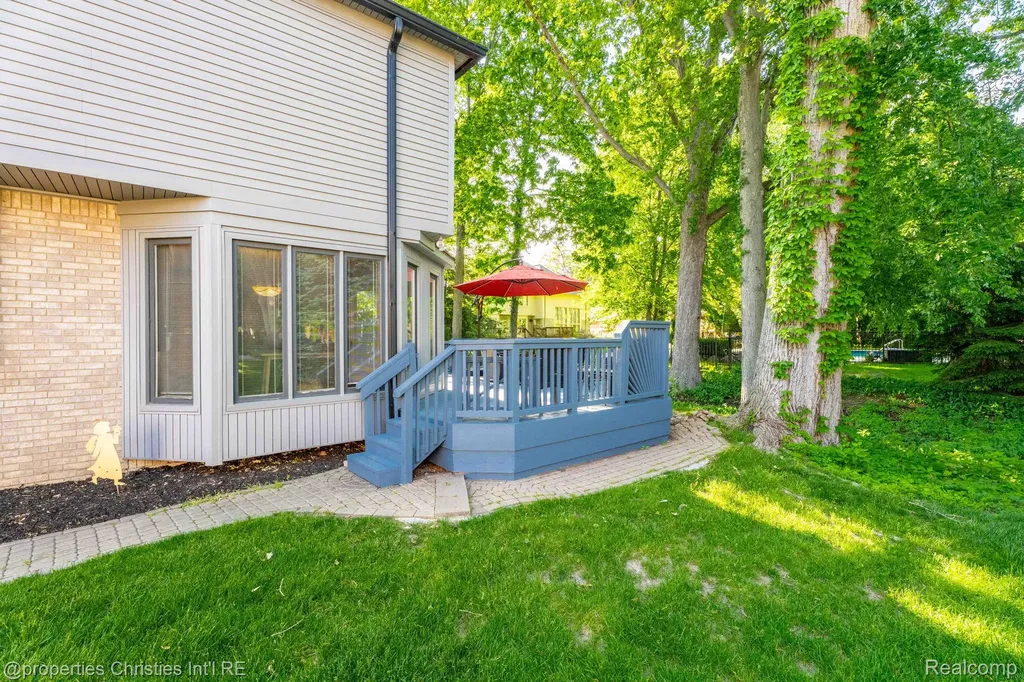 14281 Bournemuth Drive Shelby Charter Township MI 48315
