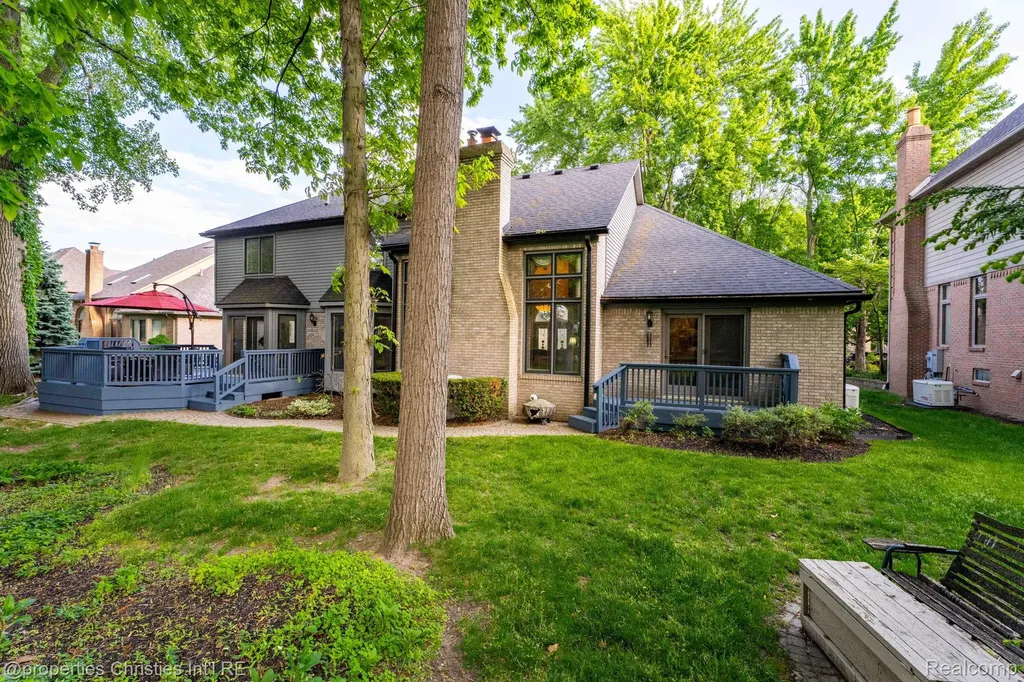 14281 Bournemuth Drive Shelby Charter Township MI 48315