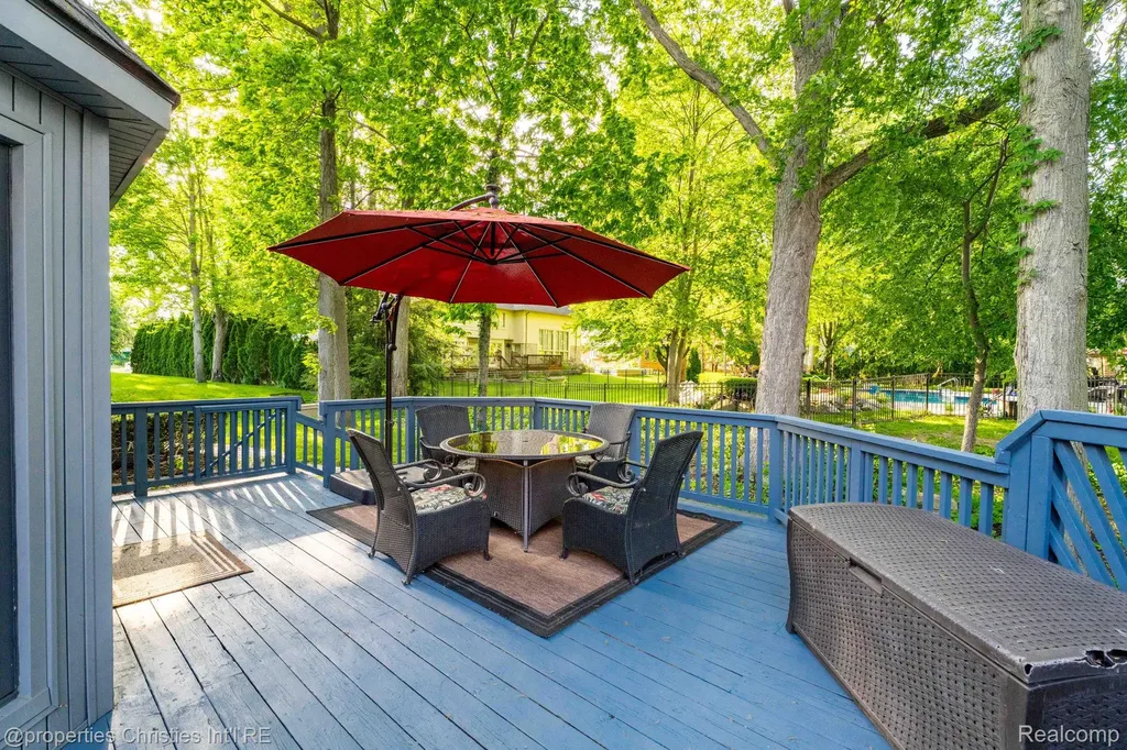 14281 Bournemuth Drive Shelby Charter Township MI 48315