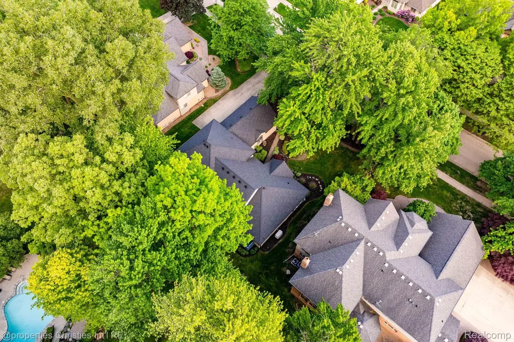 14281 Bournemuth Drive Shelby Charter Township MI 48315