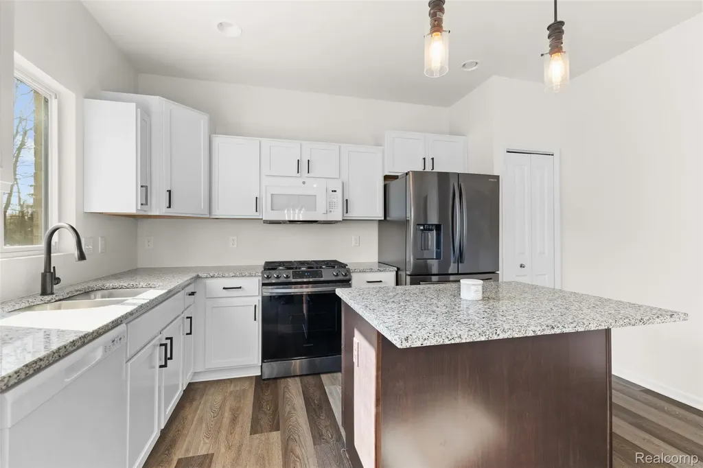 8135 Hudson Drive Westland City MI 48185