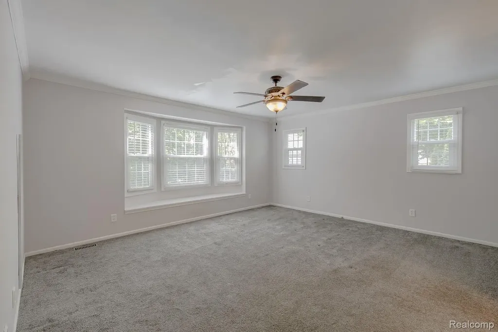 5020 Whitlow Court Commerce Charter Township MI 48382