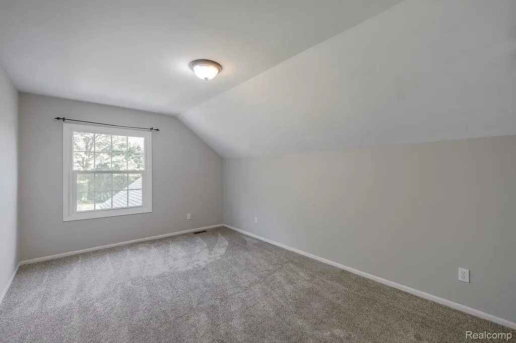 5020 Whitlow Court Commerce Charter Township MI 48382
