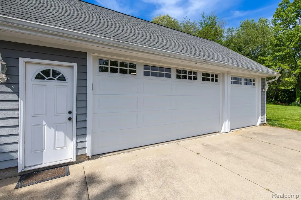 5020 Whitlow Court Commerce Charter Township MI 48382