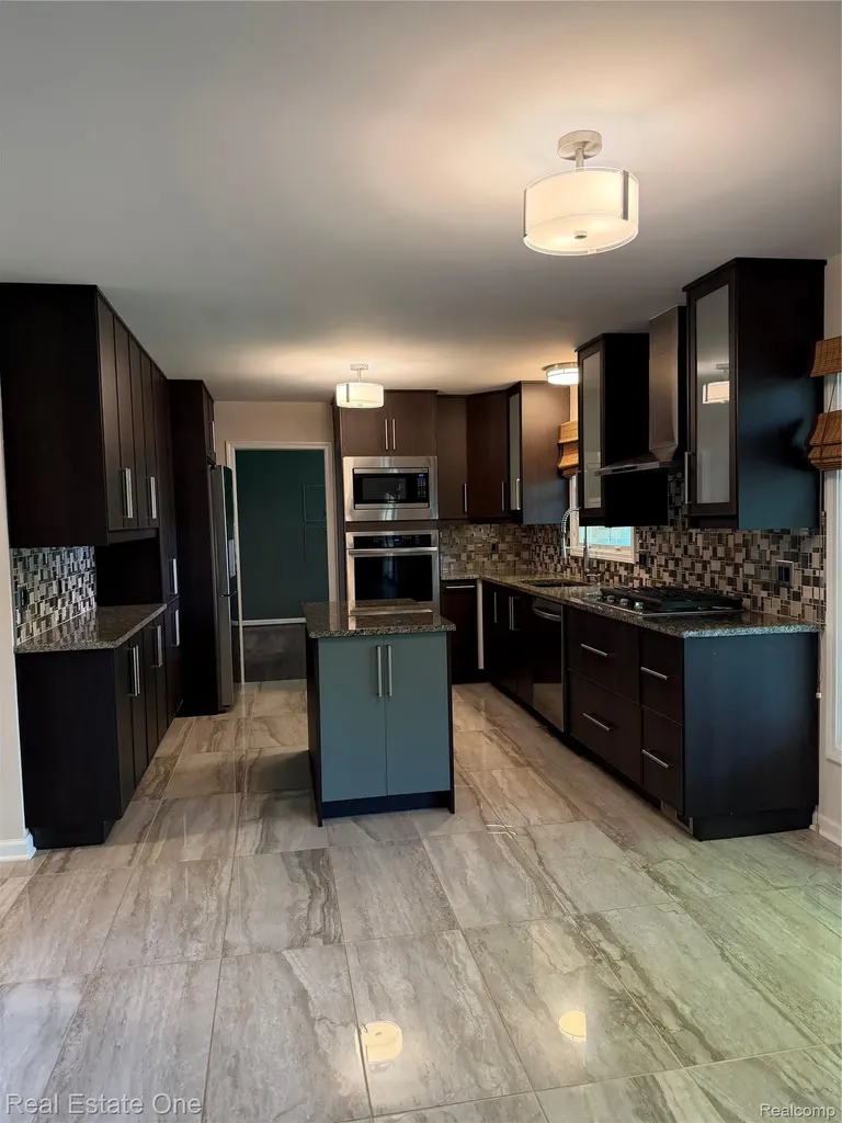 46310 Lafonde Court Plymouth Charter Township MI 48170