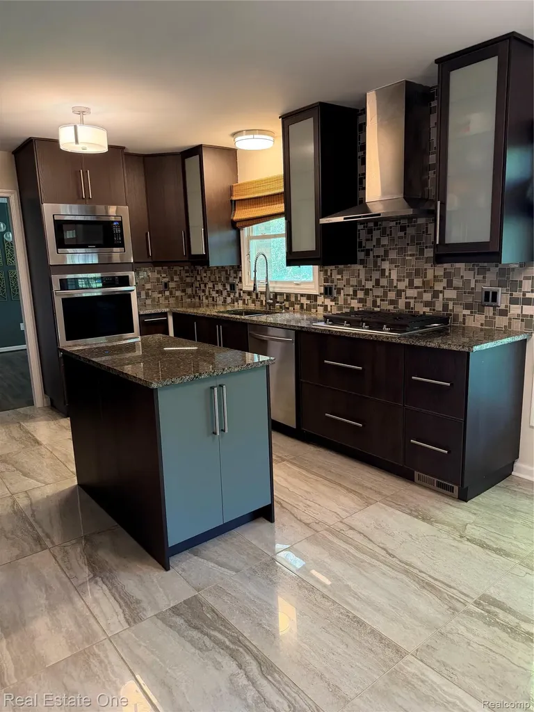 46310 Lafonde Court Plymouth Charter Township MI 48170