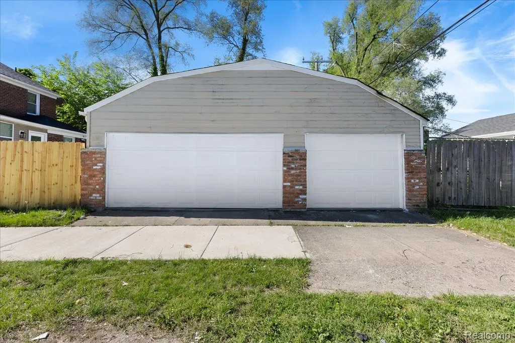 19215 Steel Street Detroit City MI 48235