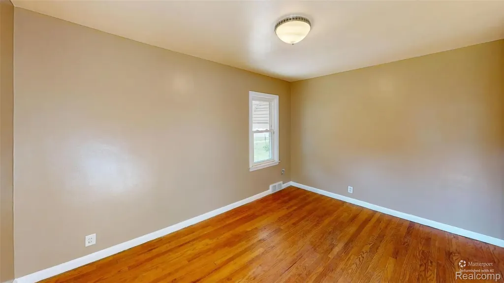 20710 Redmond Avenue Eastpointe City MI 48021