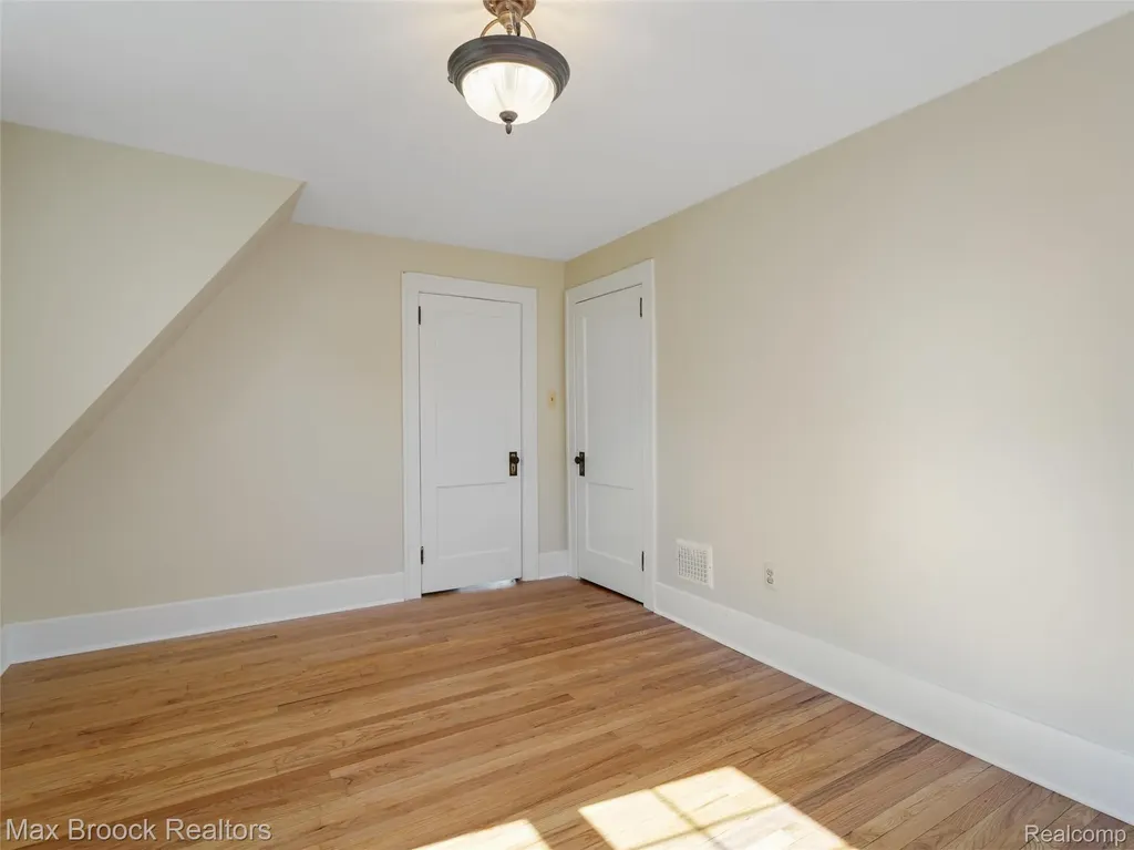 1110 Irving Avenue Royal Oak City MI 48067