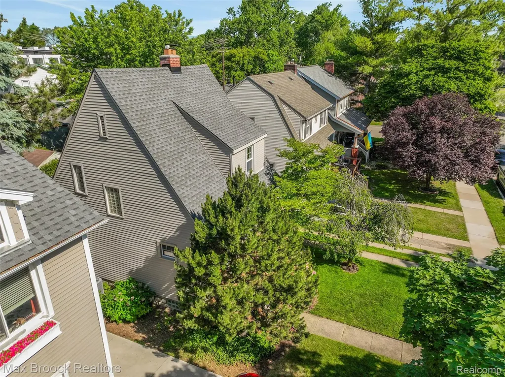 1110 Irving Avenue Royal Oak City MI 48067
