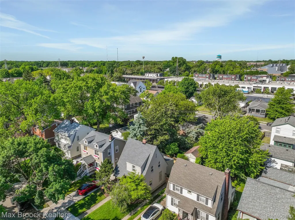 1110 Irving Avenue Royal Oak City MI 48067