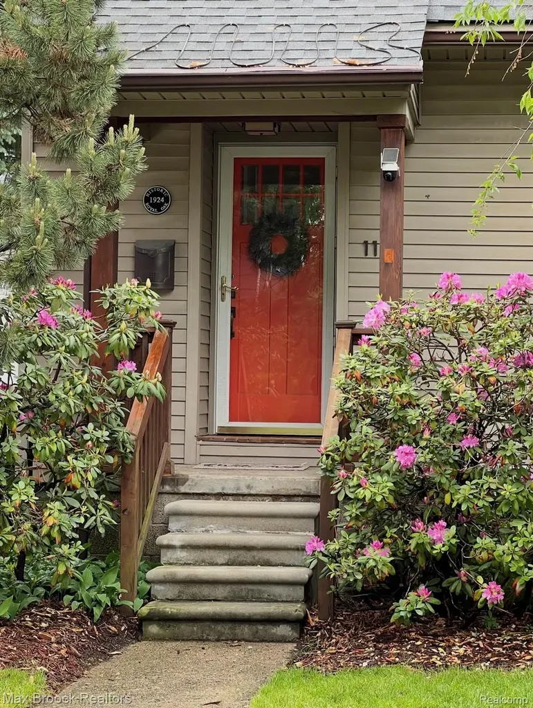 1110 Irving Avenue Royal Oak City MI 48067