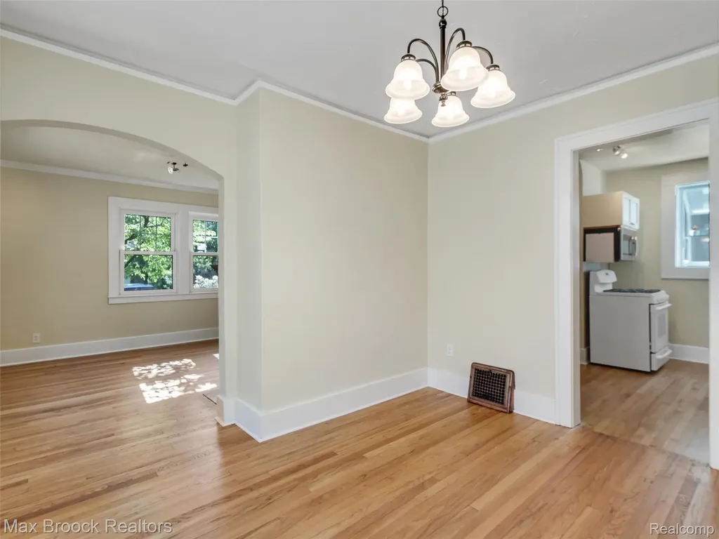 1110 Irving Avenue Royal Oak City MI 48067