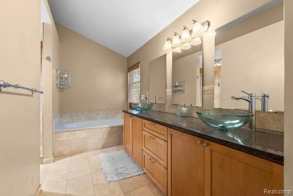8363 Sherwood Drive Grand Blanc Charter Township MI 48439