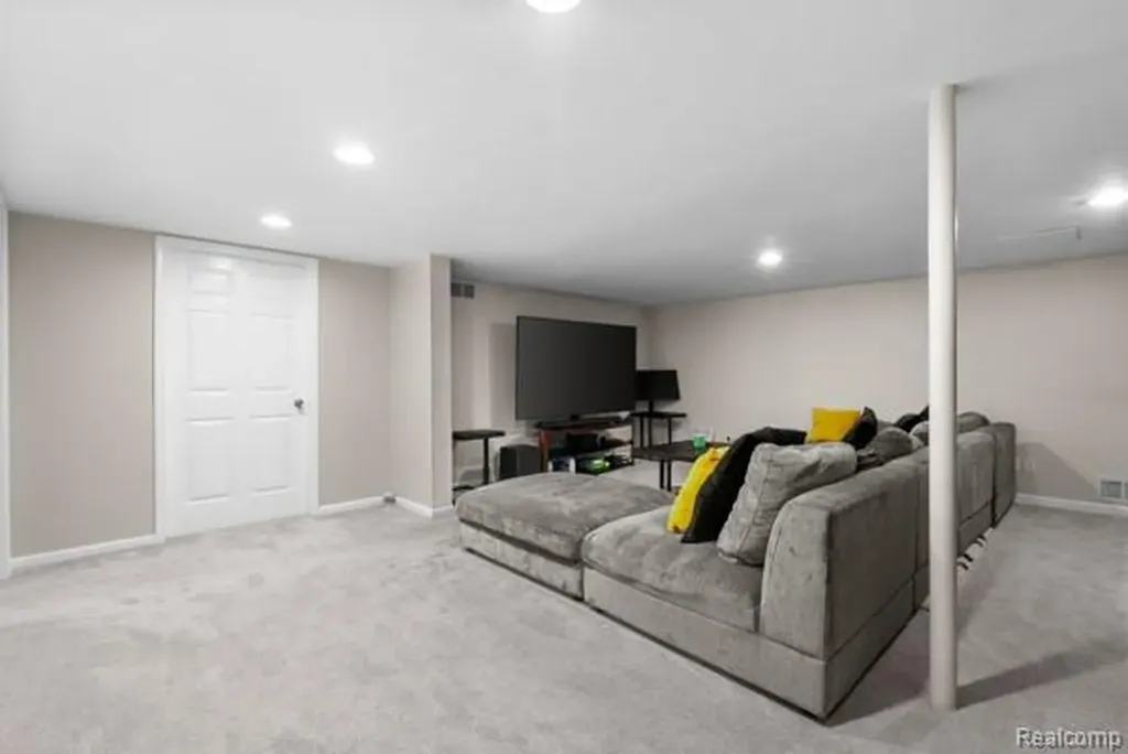 8363 Sherwood Drive Grand Blanc Charter Township MI 48439