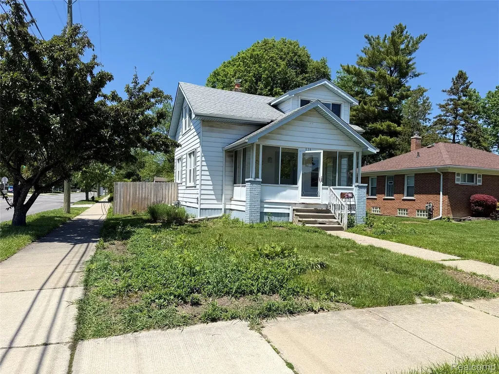 834 W Houstonia Avenue Royal Oak City MI 48073