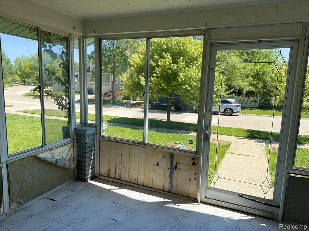 834 W Houstonia Avenue Royal Oak City MI 48073