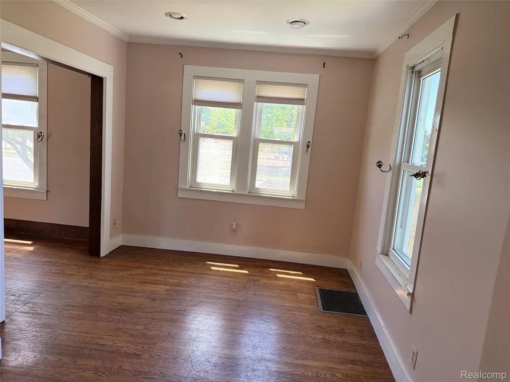 834 W Houstonia Avenue Royal Oak City MI 48073