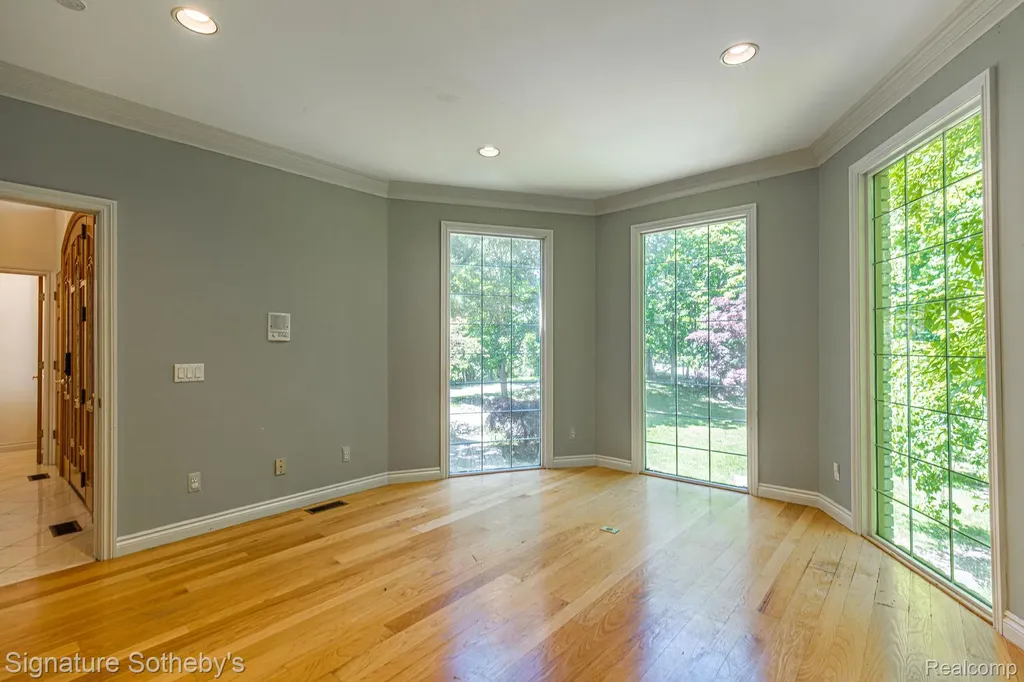 2855 Cranbrook Ridge Court Oakland Charter Township MI 48306