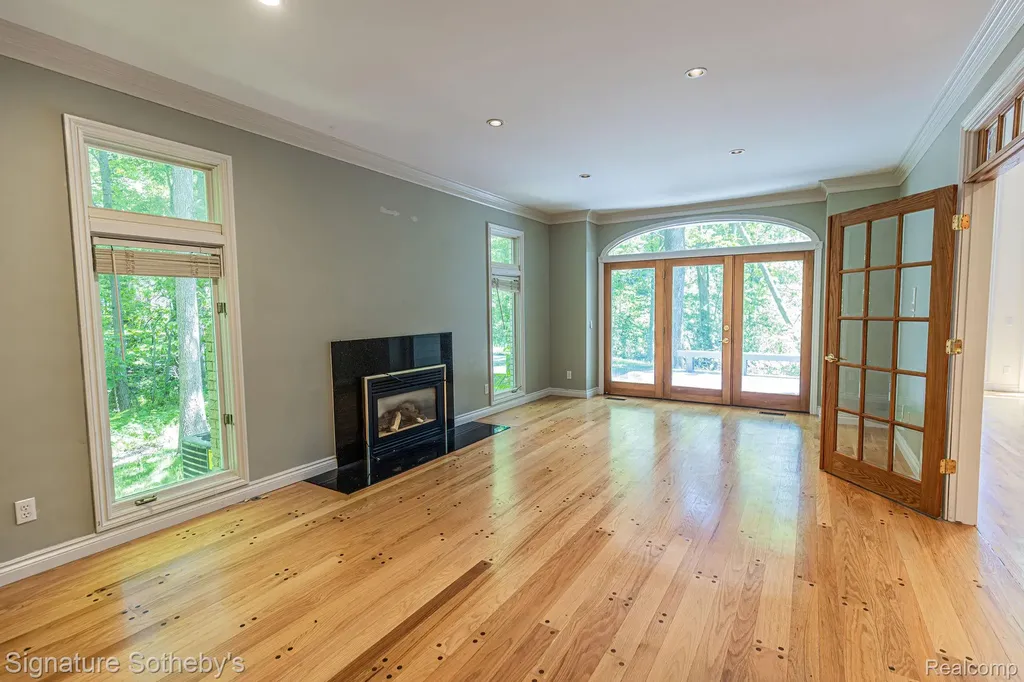 2855 Cranbrook Ridge Court Oakland Charter Township MI 48306