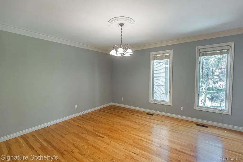 2855 Cranbrook Ridge Court Oakland Charter Township MI 48306