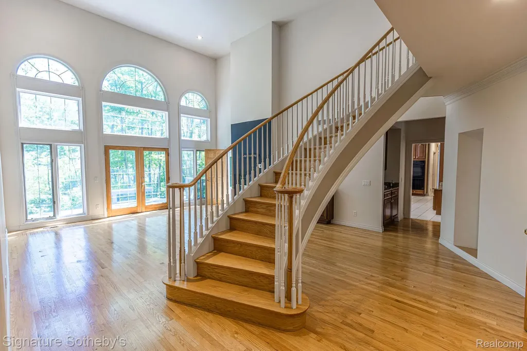 2855 Cranbrook Ridge Court Oakland Charter Township MI 48306