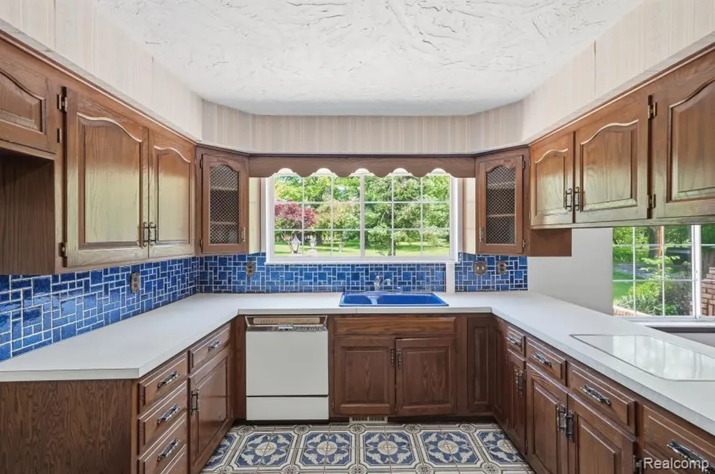 7020 Rattalee Lake Corner NW Independence Charter Township MI 48348