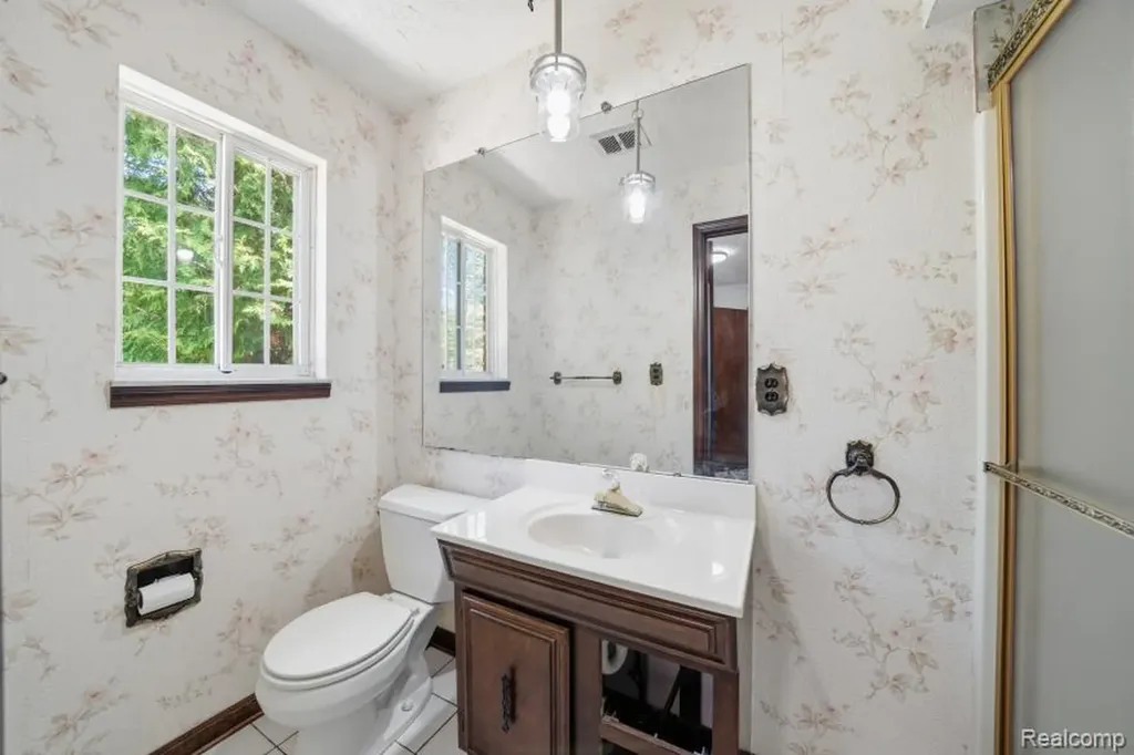 7020 Rattalee Lake Corner NW Independence Charter Township MI 48348
