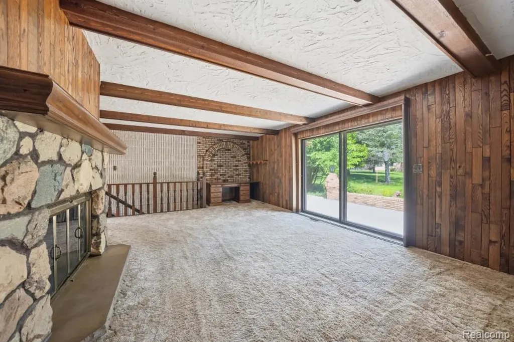 7020 Rattalee Lake Corner NW Independence Charter Township MI 48348