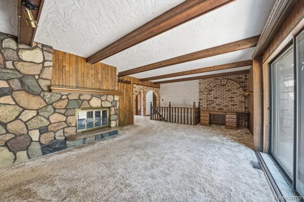 7020 Rattalee Lake Corner NW Independence Charter Township MI 48348