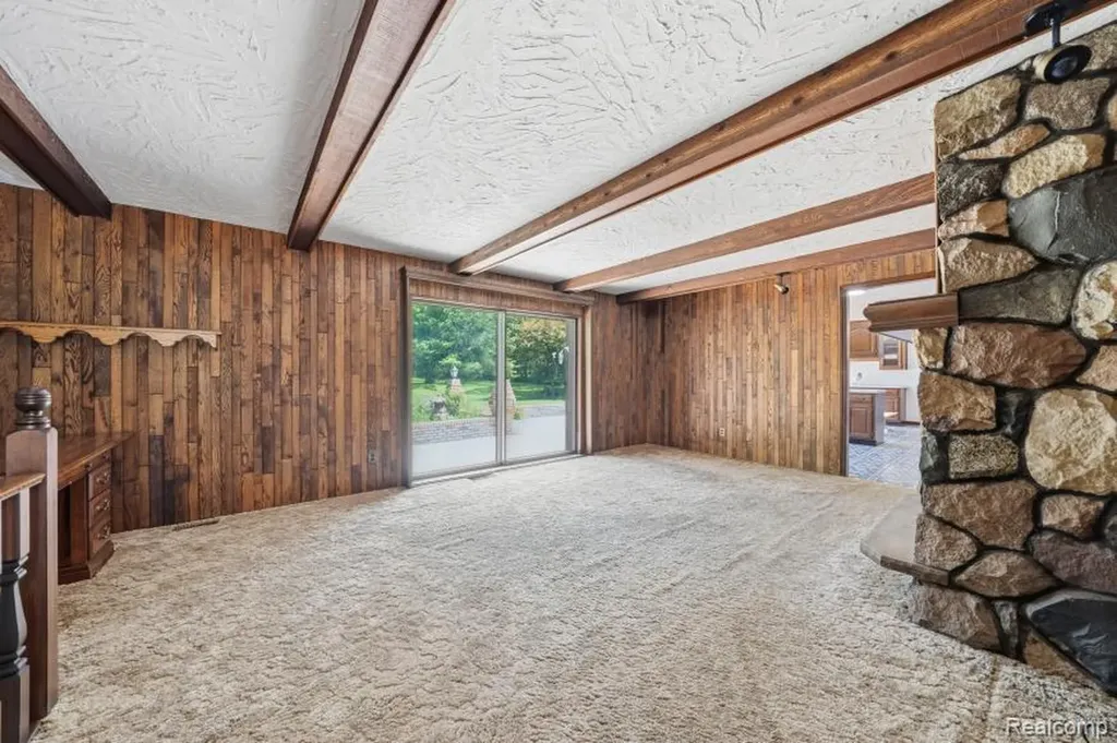 7020 Rattalee Lake Corner NW Independence Charter Township MI 48348
