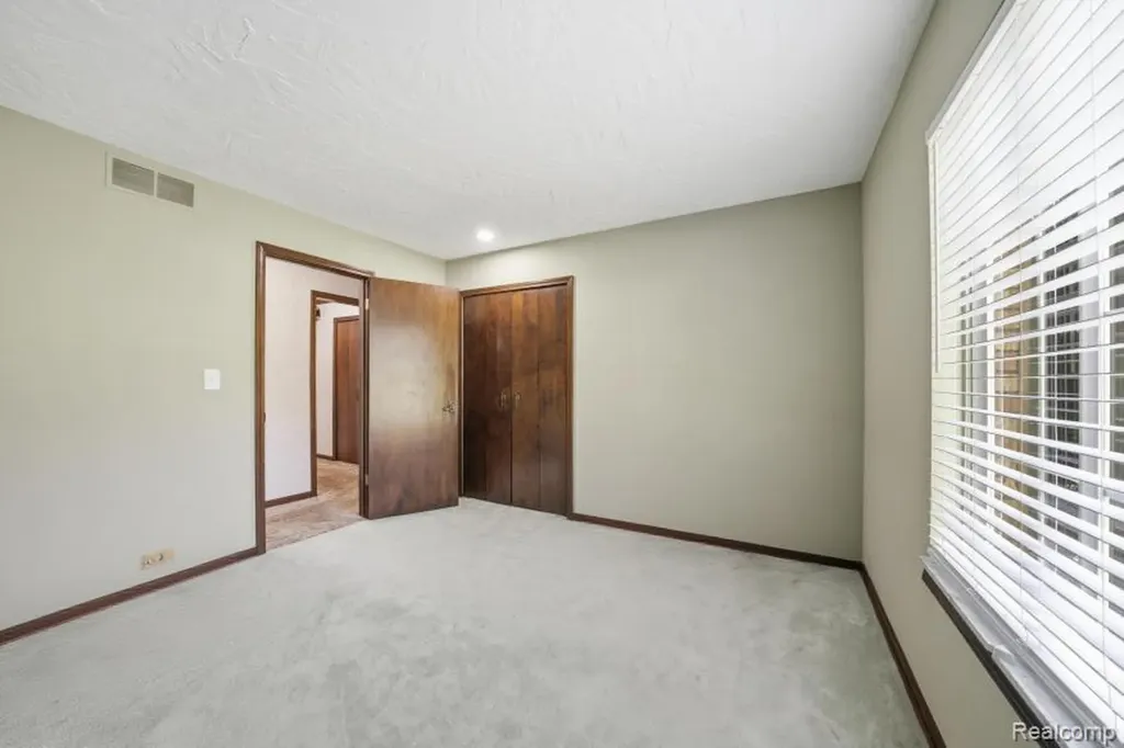 7020 Rattalee Lake Corner NW Independence Charter Township MI 48348