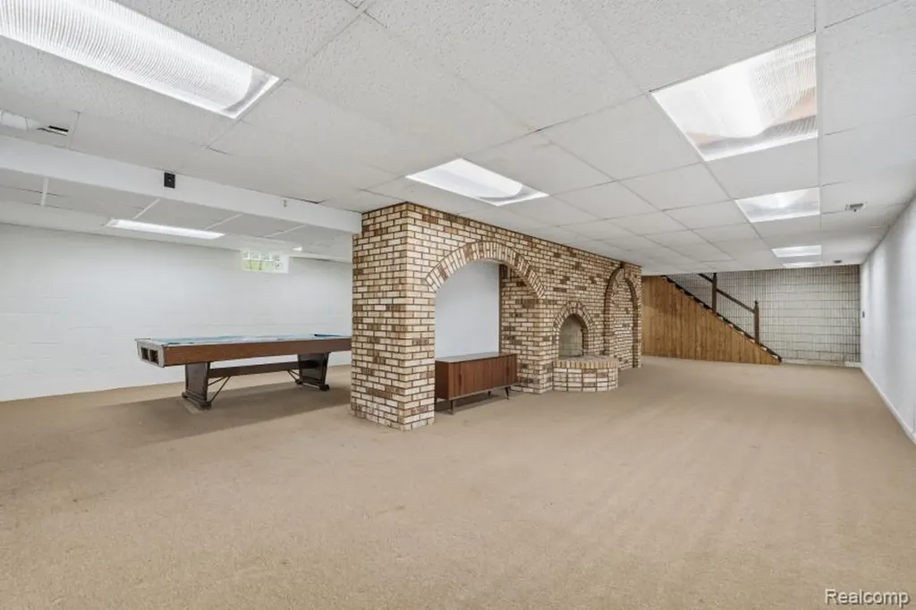 7020 Rattalee Lake Corner NW Independence Charter Township MI 48348