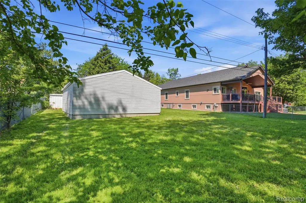 22401 Monterey Drive Woodhaven City MI 48183