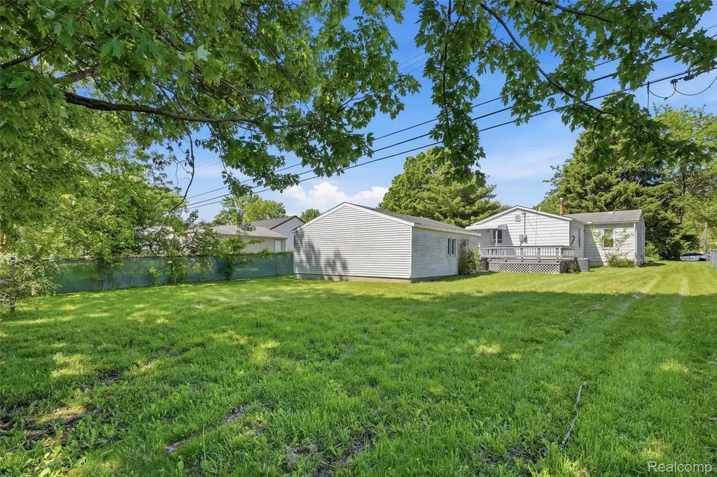 22401 Monterey Drive Woodhaven City MI 48183