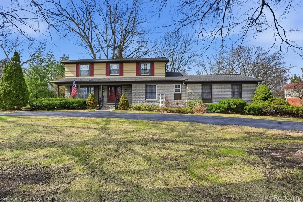 12811 Glenview Drive Plymouth Charter Township MI 48170
