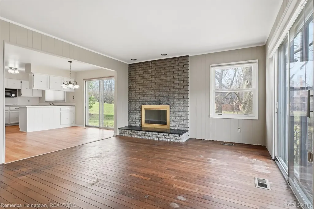 12811 Glenview Drive Plymouth Charter Township MI 48170