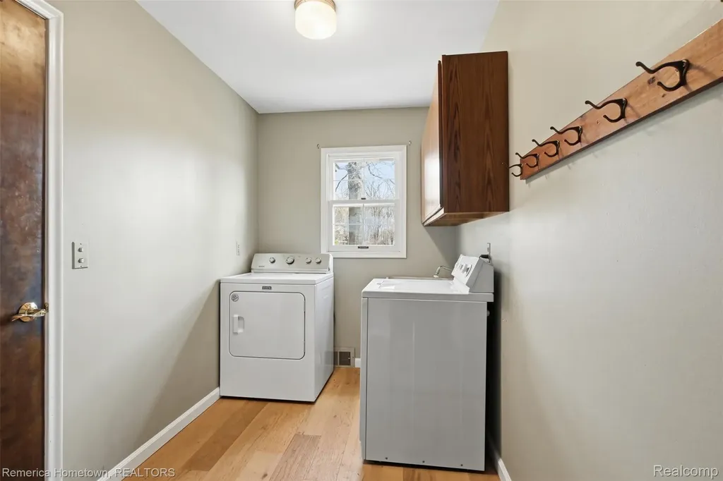 12811 Glenview Drive Plymouth Charter Township MI 48170
