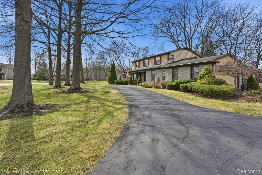 12811 Glenview Drive Plymouth Charter Township MI 48170
