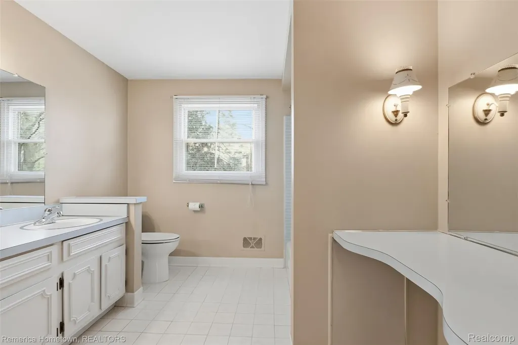 12811 Glenview Drive Plymouth Charter Township MI 48170