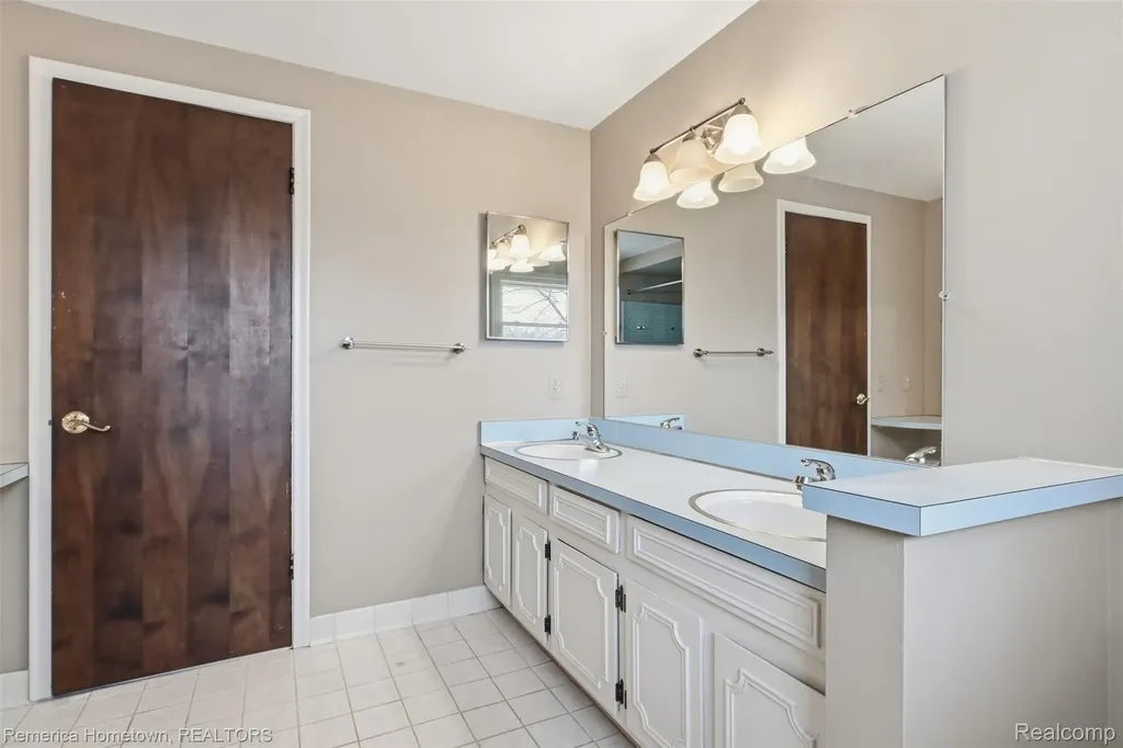 12811 Glenview Drive Plymouth Charter Township MI 48170