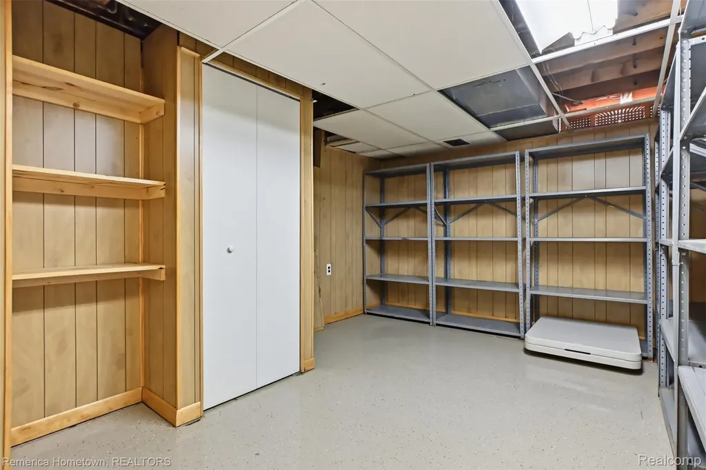 12811 Glenview Drive Plymouth Charter Township MI 48170